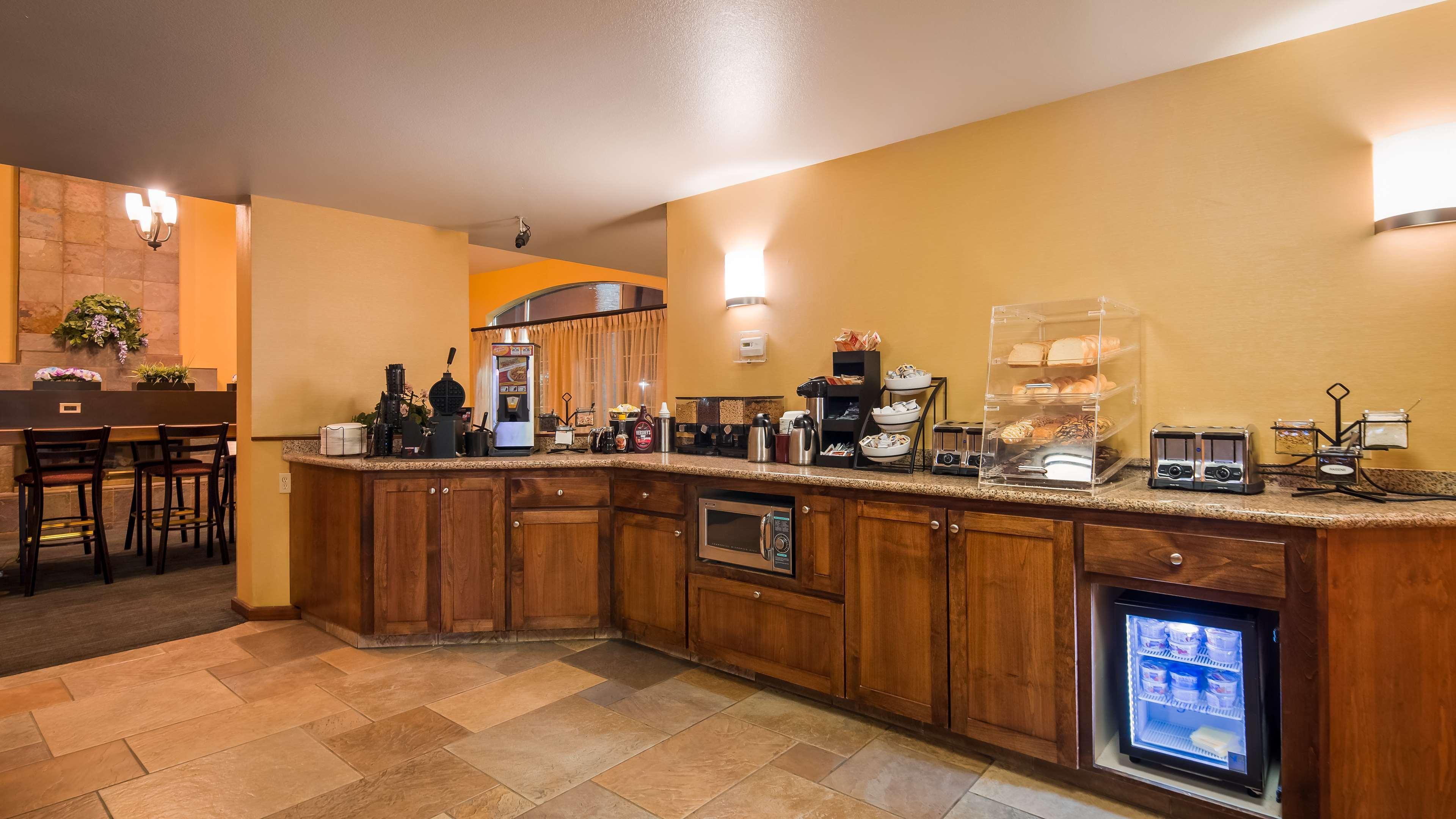 Best Western Palm Court Inn Modesto Bagian luar foto
